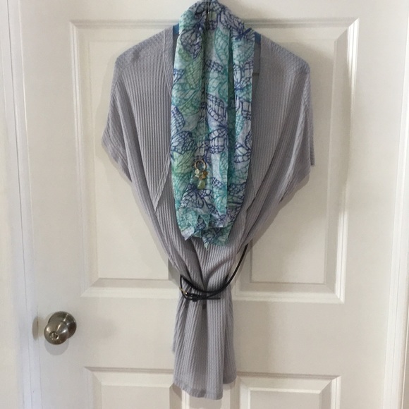 Closet 2 Closet Tops - Brand New Top🌷